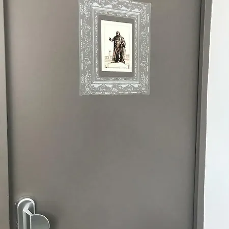 F2 Stanislas דירה *