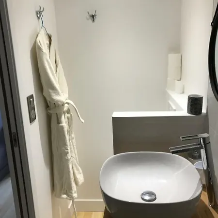 F2 Stanislas 公寓 *